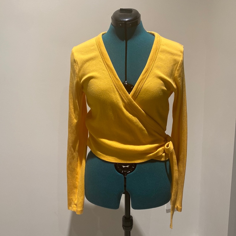 Levi’s Yellow Wrap-Top